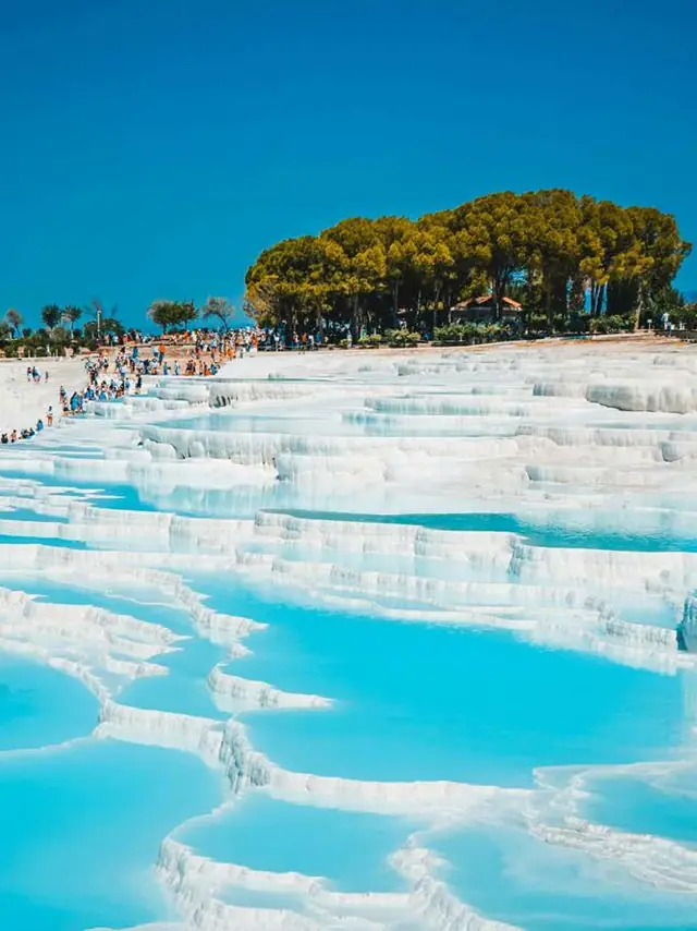 The white travertines and turquoise pools of Pamukkale