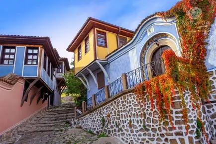 Plovdiv'in eski şehrinde renkli tarihi evler