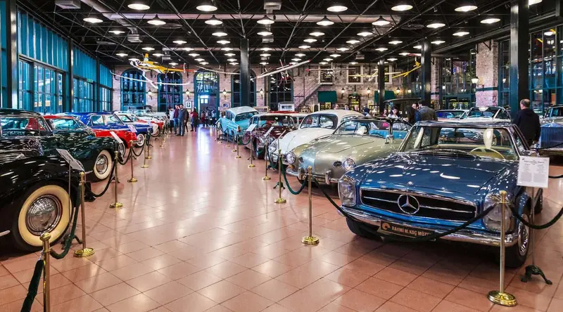 The classic car hall at the Rahmi Koç Museum